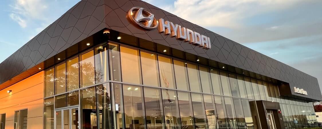 Lester Glenn Hyundai showroom