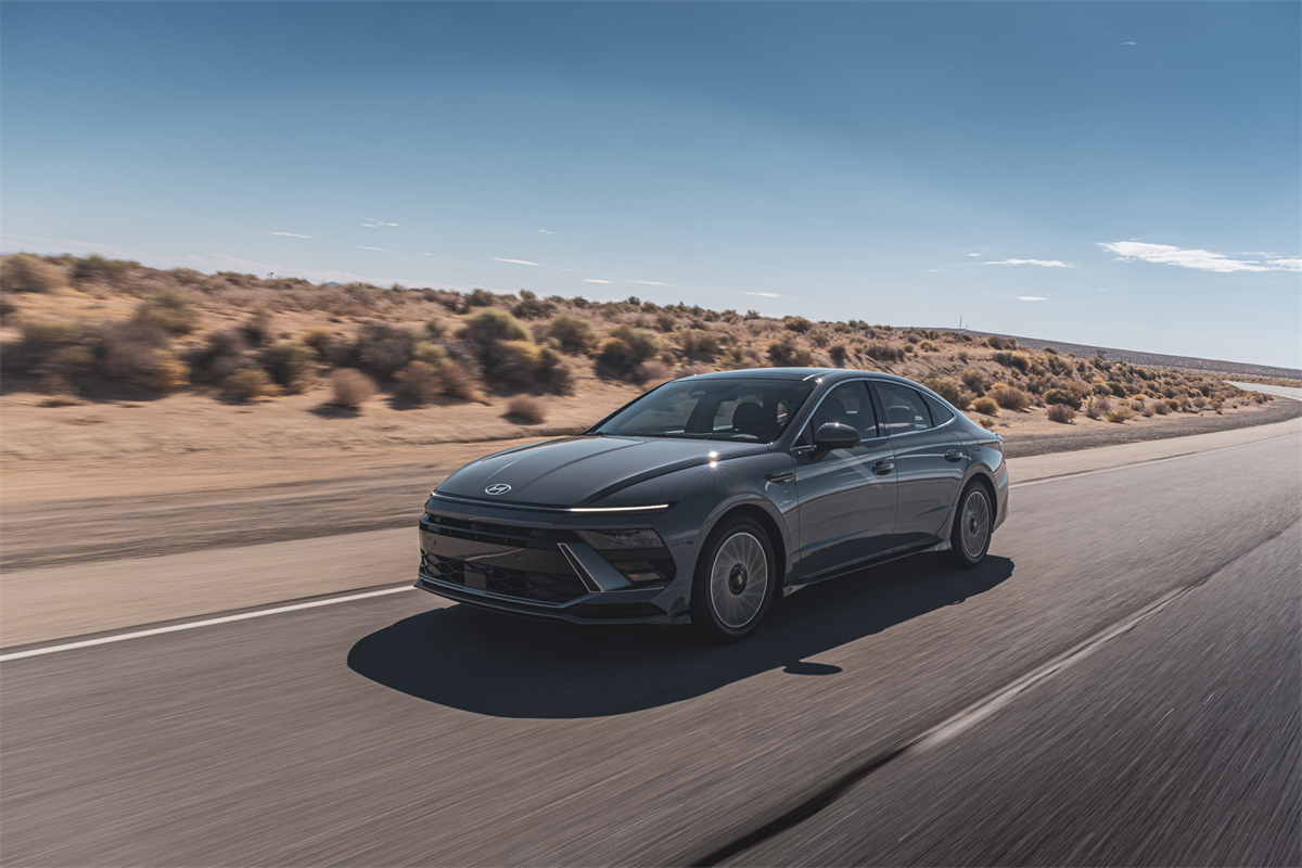 2026 Hyundai Sonata Hybrid showcasing its hybrid performance capabilities
